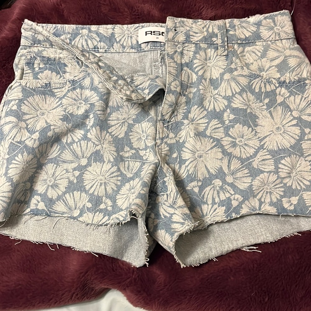 Flower Jean shorts